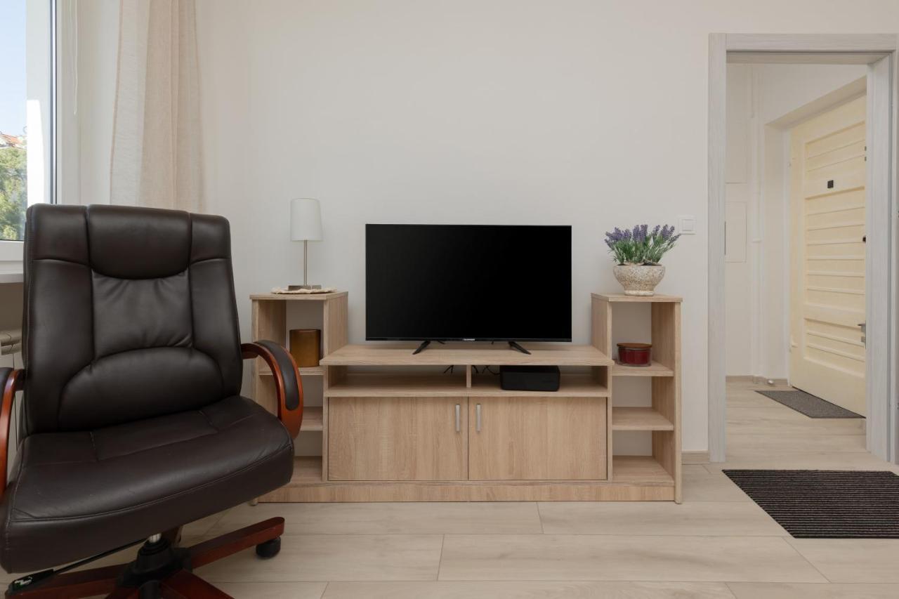 Raclawicka Cozy Studio Apartment By Noclegi Renters Warsawa Bagian luar foto